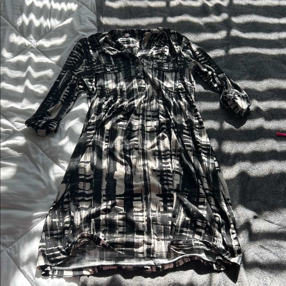 Elegant Monochrome Long Sleeve Dress